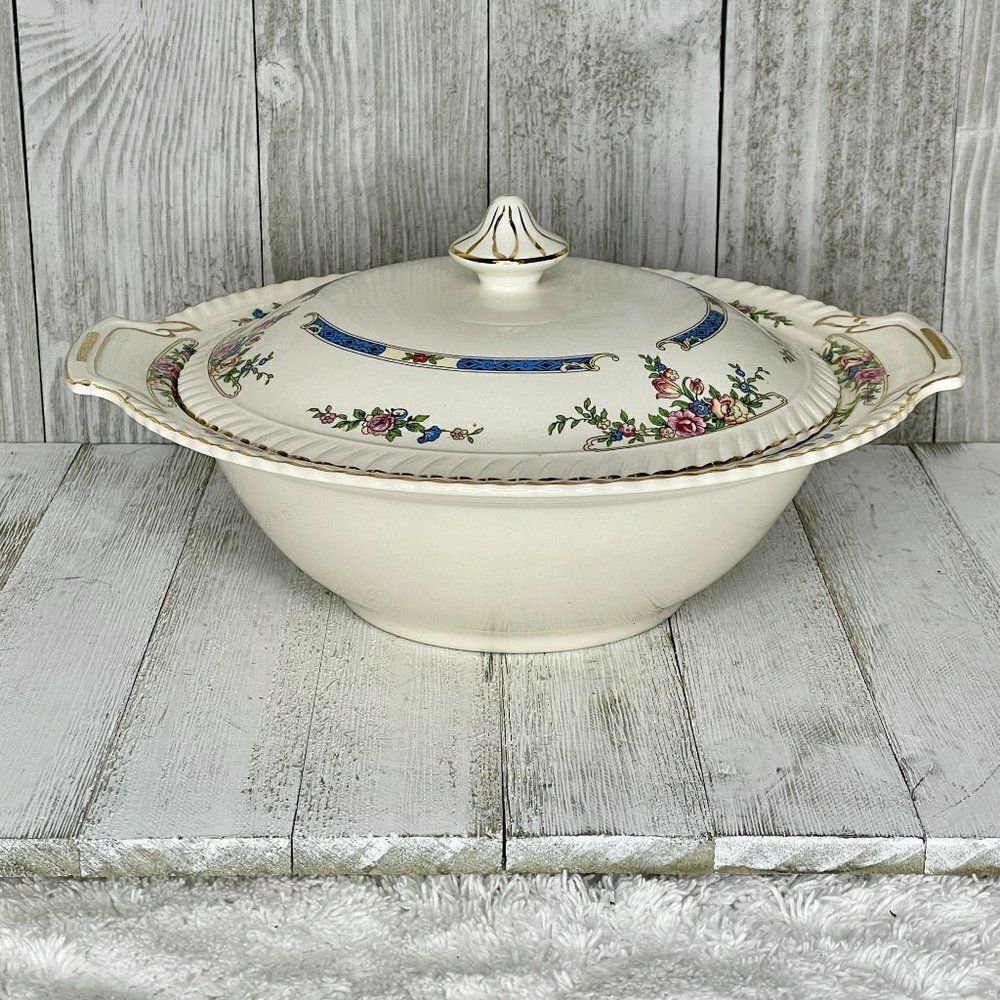 Vintage Round Covered Vegetable Eastbourne (Old English) by JOHNSON BROTHERS